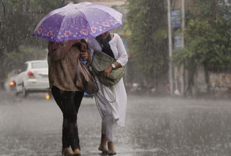 Weather Update: दिल्ली में कल हो सकती है बारिश, यूपी-हरियाणा और पंजाब में भी गर्मी से मिलेगी राहत