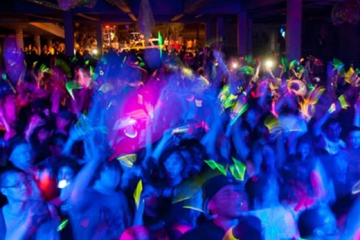 Rave Parties Moving Ahead To Five Star Hotels From Farm Houses - फार्म हाउस  से निकलकर अब पांच सितारा होटलों में पहुंच रही हैं रेव पार्टियां - Amar  Ujala Hindi News Live