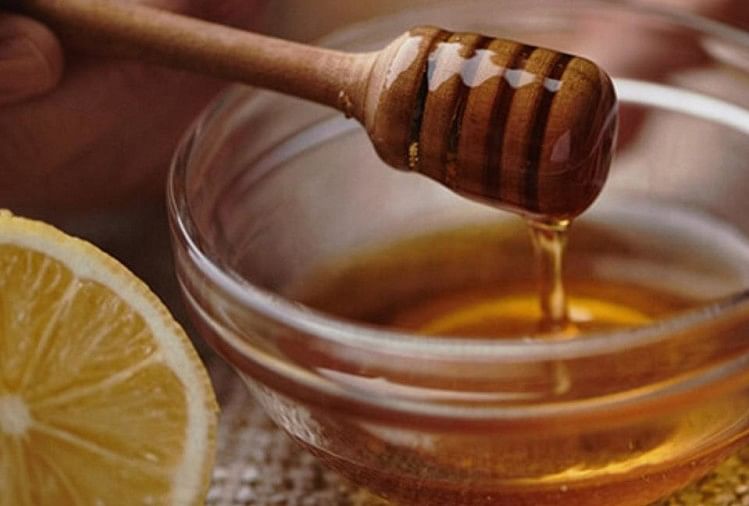 Using honey will improve your face and you will look beautiful - symbolic photo