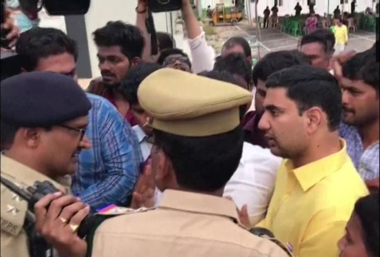 अतामाकुर दौरे से पहले नजरबंद हुए टीडीपी प्रमुख चंद्रबाबू नायडू 1 À¤ªà¥À¤²À¤¿À¤¸ À¤¸À¥ À¤¬À¤¹À¤¸ À¤À¤°À¤¤À¥ À¤À¥À¤¡À¥À¤ªà¥ À¤À¤¾À¤°À¥À¤¯À¤À¤°À¥À¤¤À¤¾