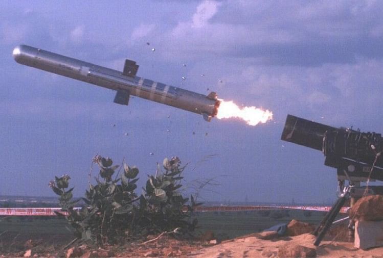 Drdo Successfully Test Fired The Man Portable Anti Tank Guided Missile  System, Watch Video - Drdo ने किया मैन पोर्टेबल एंटी टैंक गाइडेड मिसाइल  सिस्टम का सफल परीक्षण, टारगेट को उड़ाया -