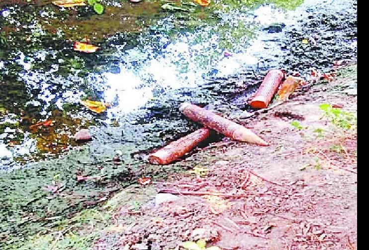 नाले में मिले रॉकेट लांचर