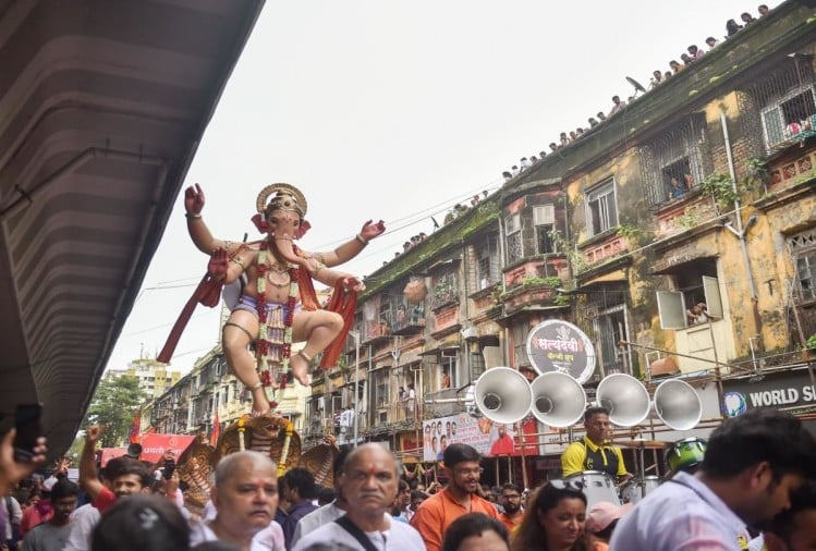 ગણપતિ બાપ્પા મોર્યા બોલતા લોકો, આવતા વર્ષે તમે જલ્દી આવશો