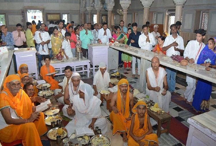 पौष दशमी के दिन जैन मंदिरों में मेलों का आयोजन किया जाता है
