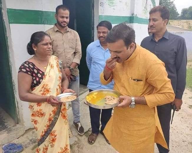Basic education minister saw school, tasted MDM