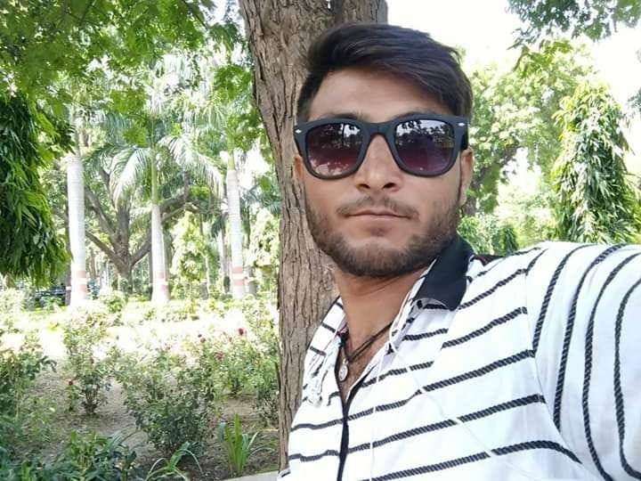 मृतक जावेद की फाइल फोटो मृतक जावेद की फाइल फोटो