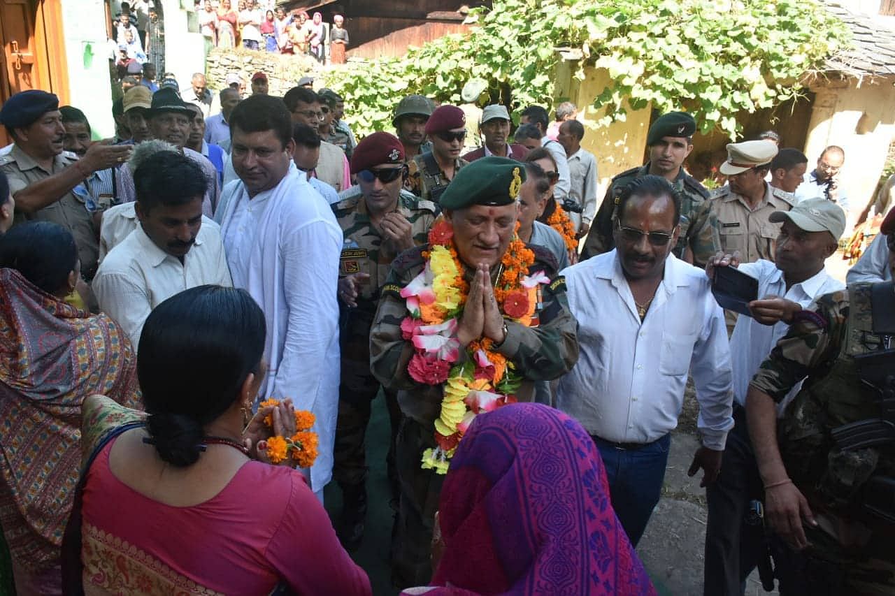 Army Chief General Bipin Rawat Village Family Happy After Become First Cds  Of India - जनरल बिपिन रावत के सीडीएस बनने पर उत्तराखंड में खुशी का माहौल,  पैतृक गांव में एक जनवरी