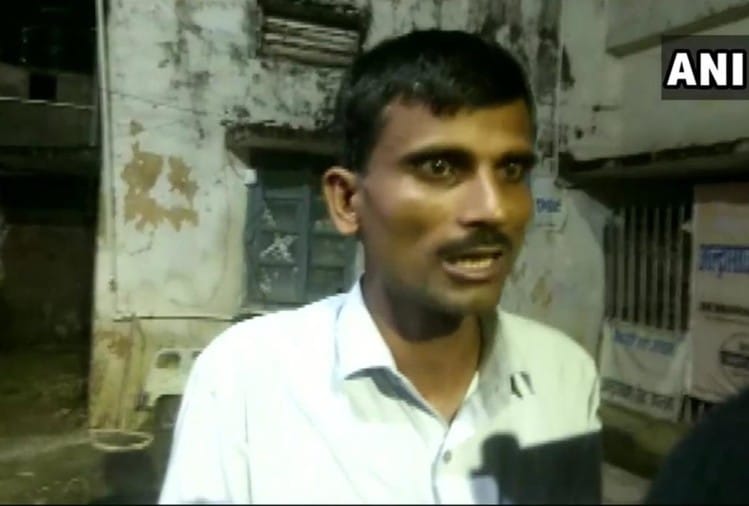 मृतक छात्र के पिता