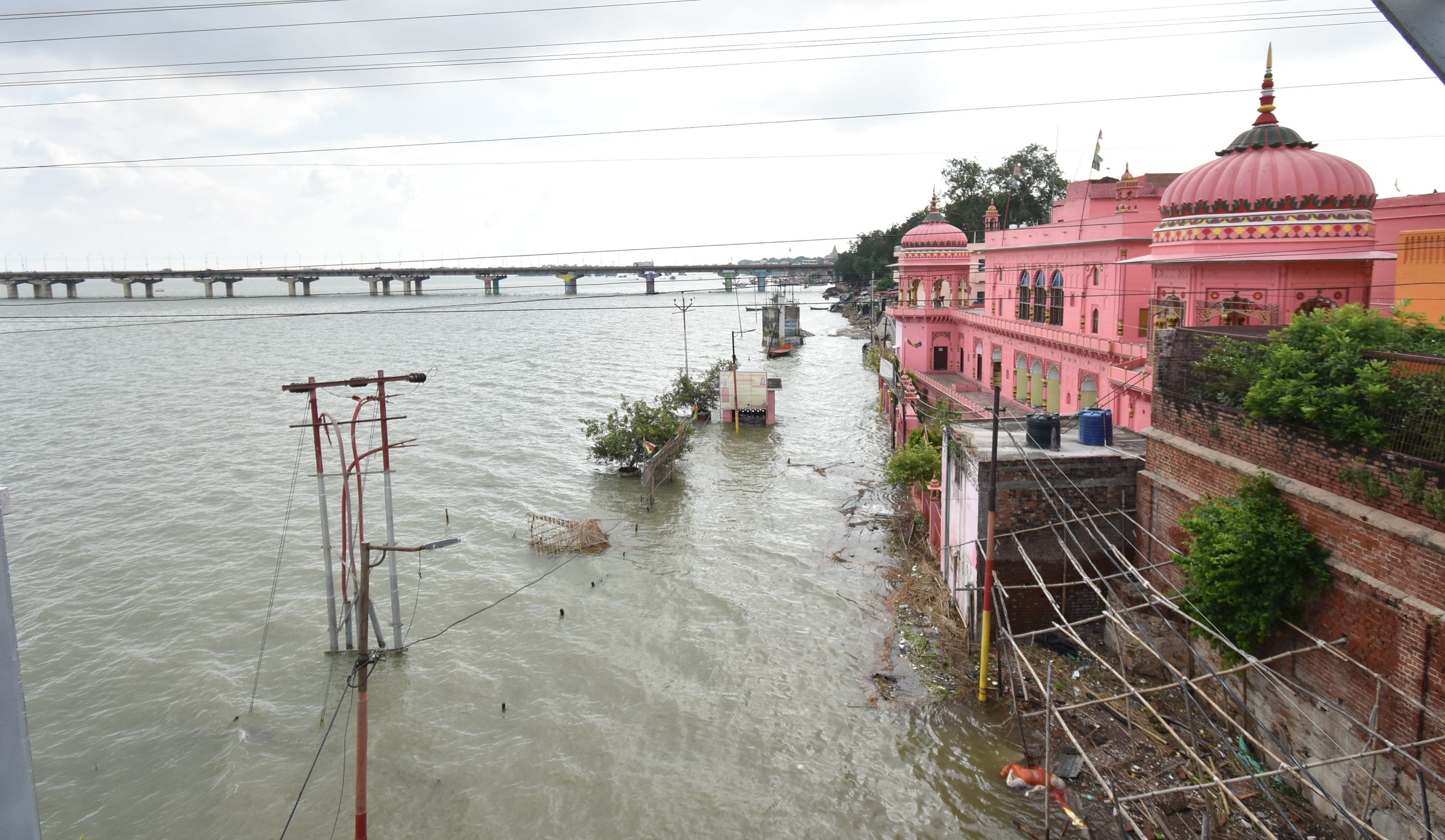 prayagraj- dirt and dirty water, trouble everywhere