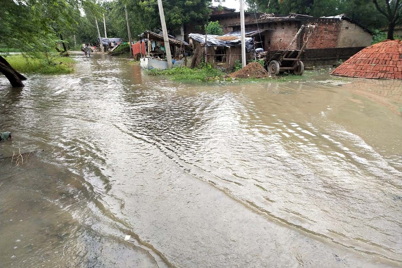 Six Villages Surrounded By Water, Flood-like Situation