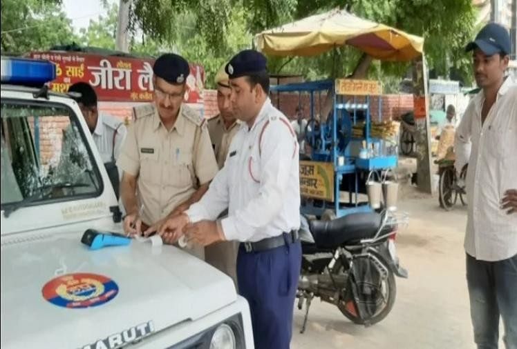 Traffic Police Cut Challan In Sirsa Of Haryana - चालान कटा तो बुलेट सवार बोला-फूफा को लेने आया हूं, एसएचओ ने कहा-फूफा 11 हजार के पड़ गए - Amar Ujala Hindi News
