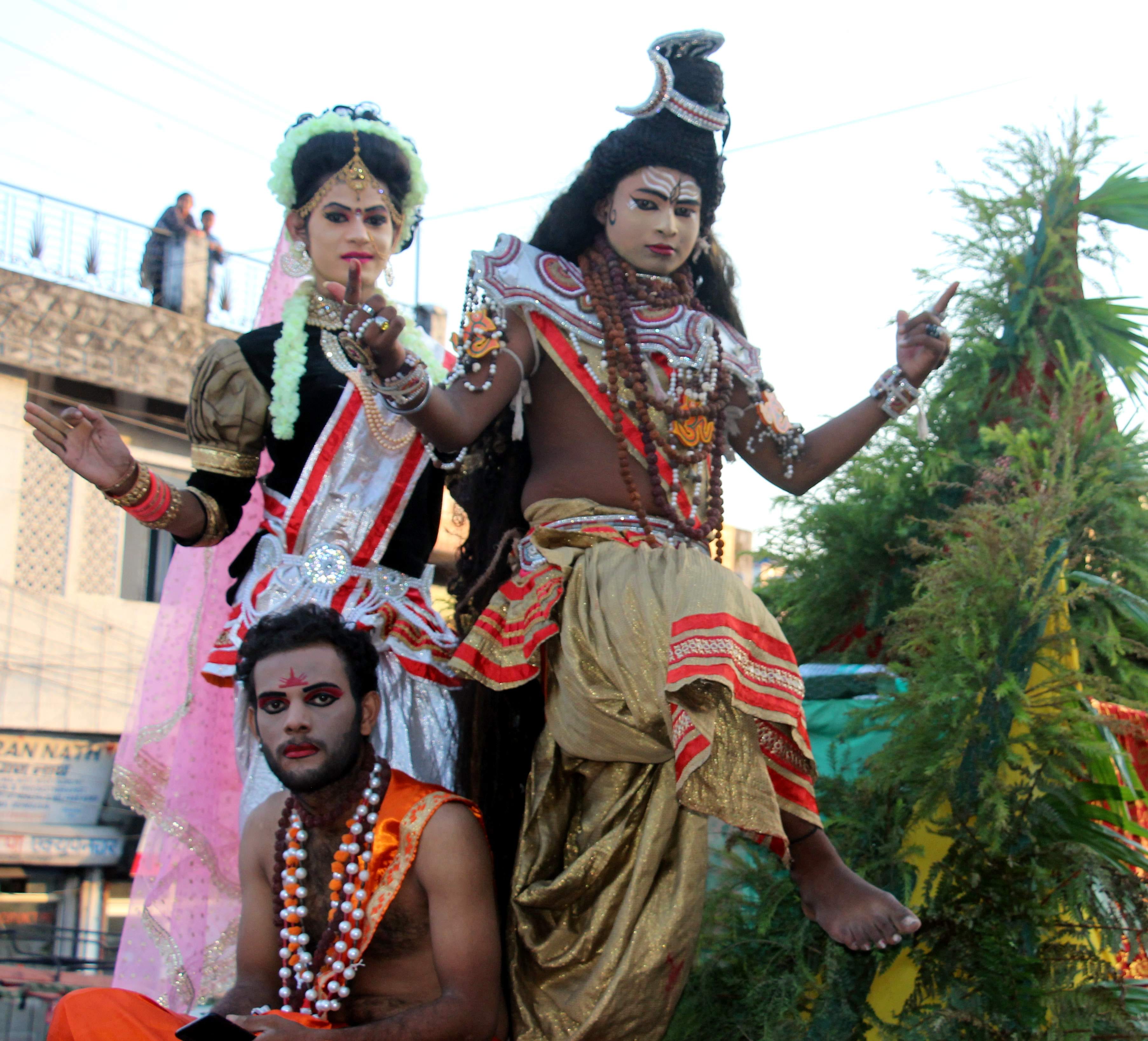 सहारनपुर रोड स्थित शिवाजी धर्मशाला से श्री रामलीला कला समिति की ओर से निकाली गई राम बारात में शाम सहारनपुर रोड स्थित शिवाजी धर्मशाला से श्री रामलीला कला समिति की ओर से निकाली गई राम बारात में शाम