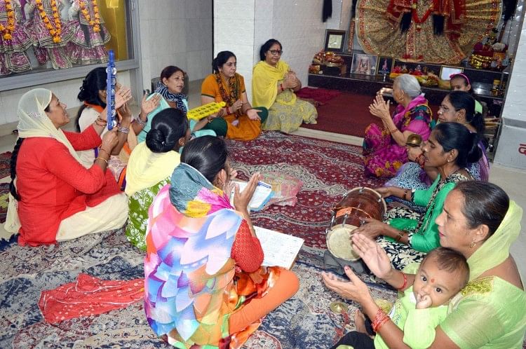 Devotees Gathered To Worship Skandmata In Temples म द र म स क दम त क प जन क उमड श रद ध ल Dehradun News