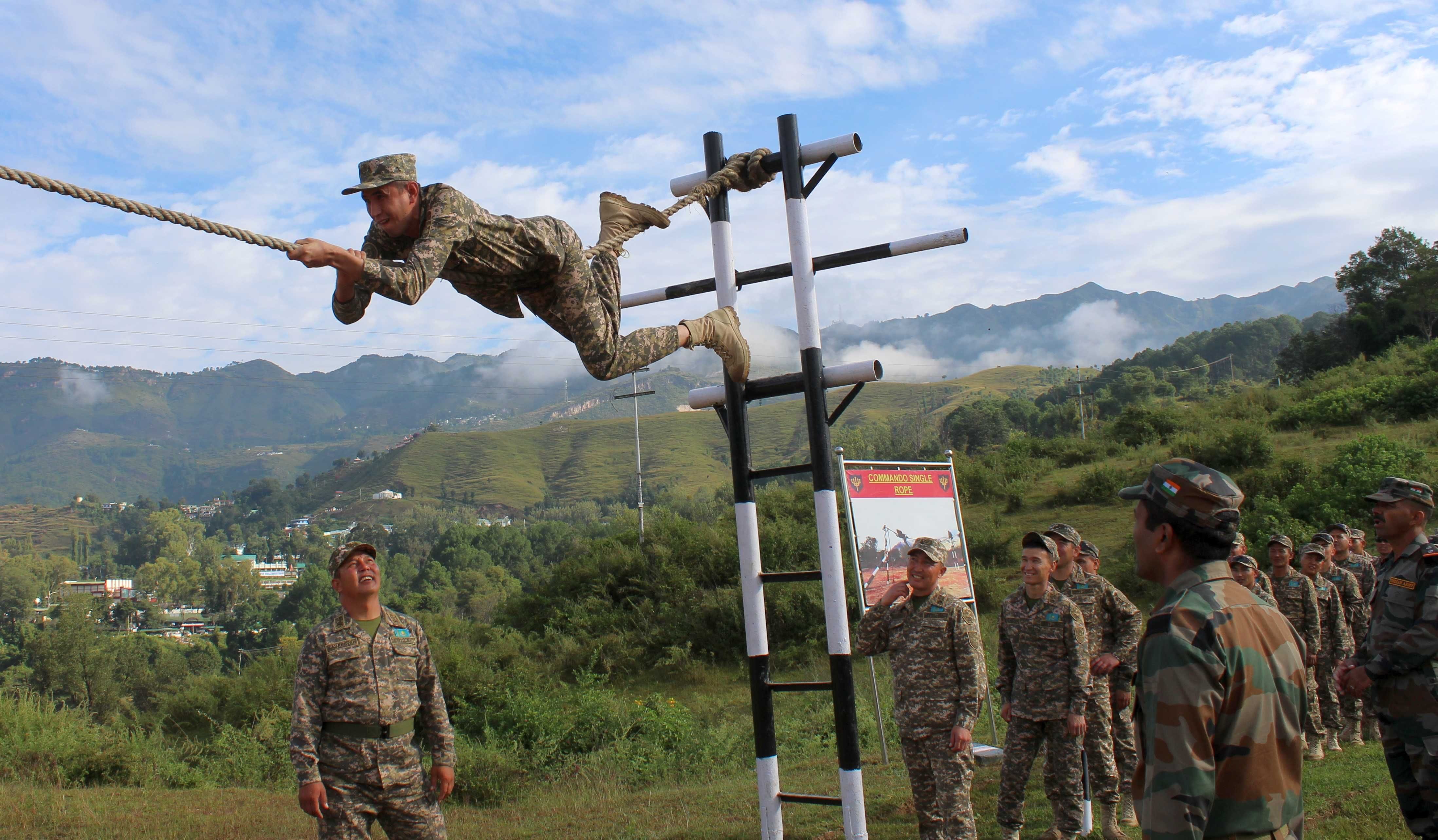 Soldiers Rehearsed To Obstacles Pithoragarh News काजिंद