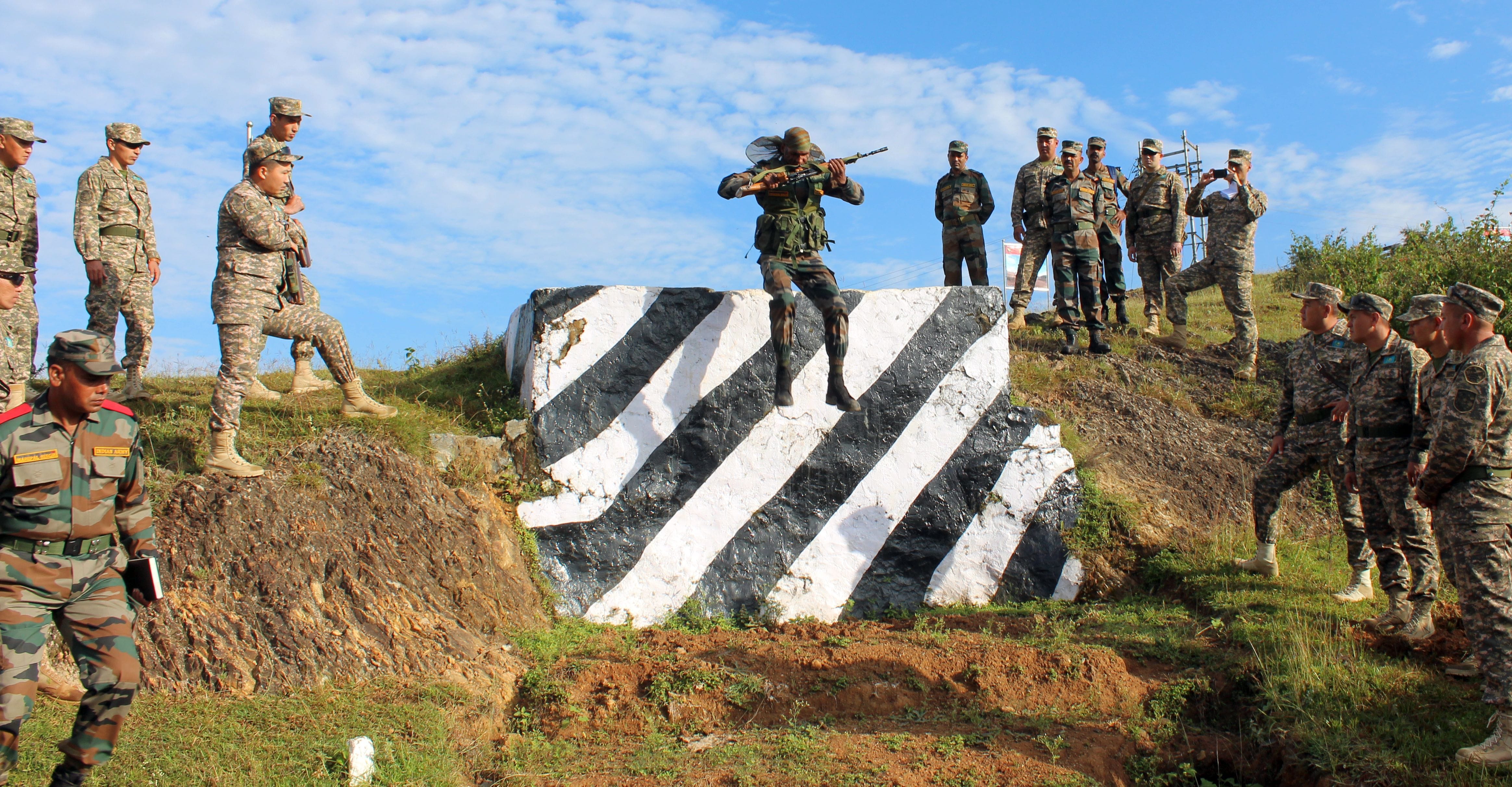 Soldiers Rehearsed To Obstacles Pithoragarh News काजिंद