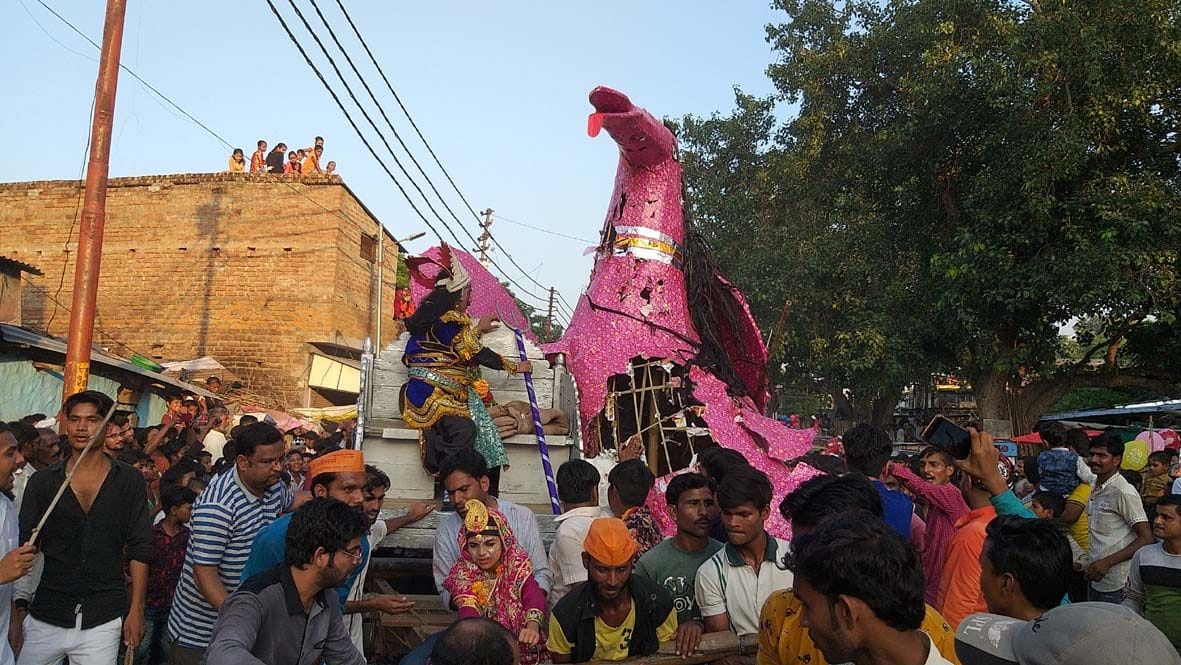 रावण से युद्ध करता जटायु रावण से युद्ध करता जटायु