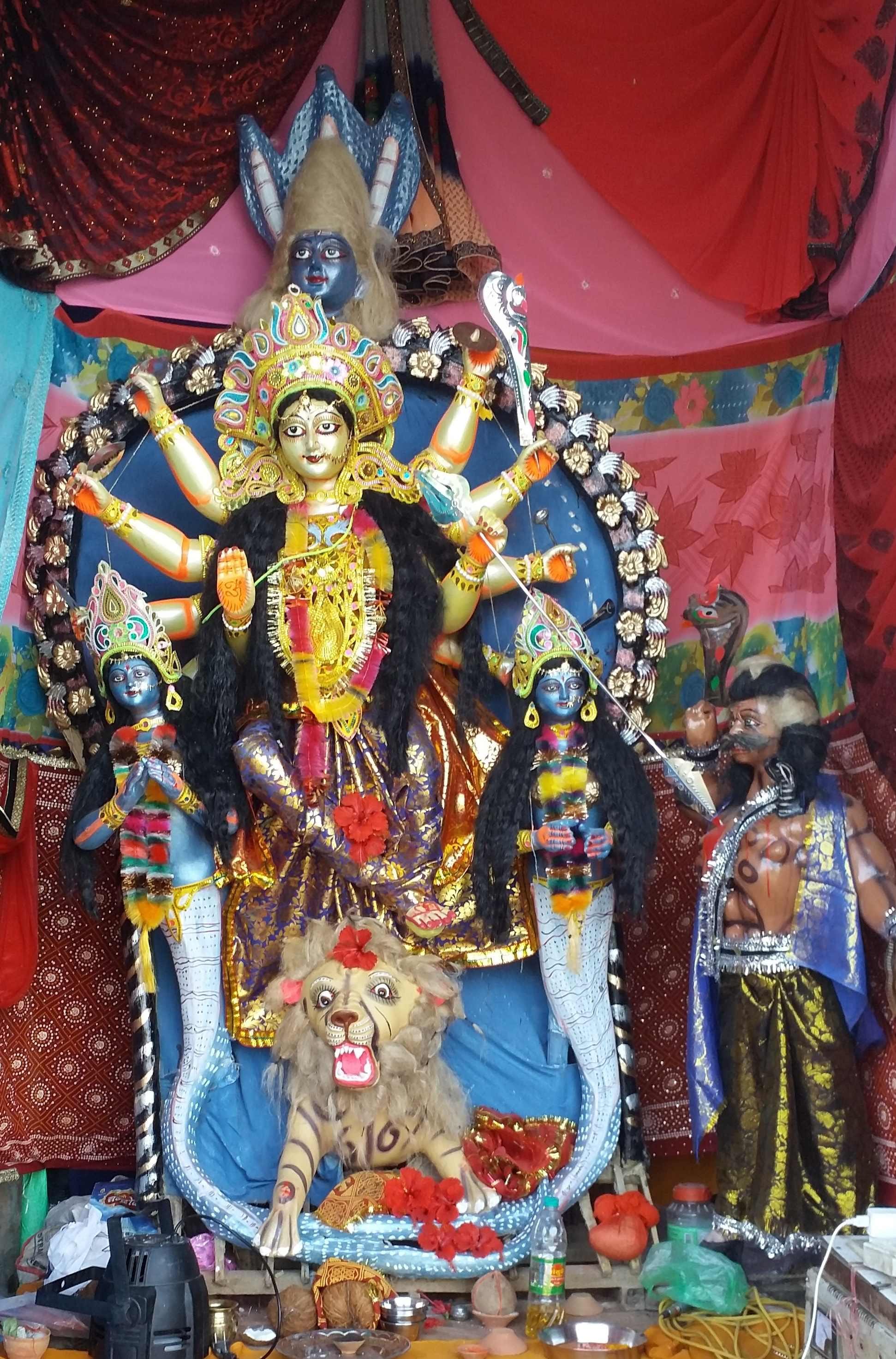सगड़ी के बरहपुर मे गोपाल साहनी दुर्गा पूजा समिति द्वारा स्थापित मां दुर्गा की प्रतिमा । सगड़ी के बरहपुर मे गोपाल साहनी दुर्गा पूजा समिति द्वारा स्थापित मां दुर्गा की प्रतिमा ।