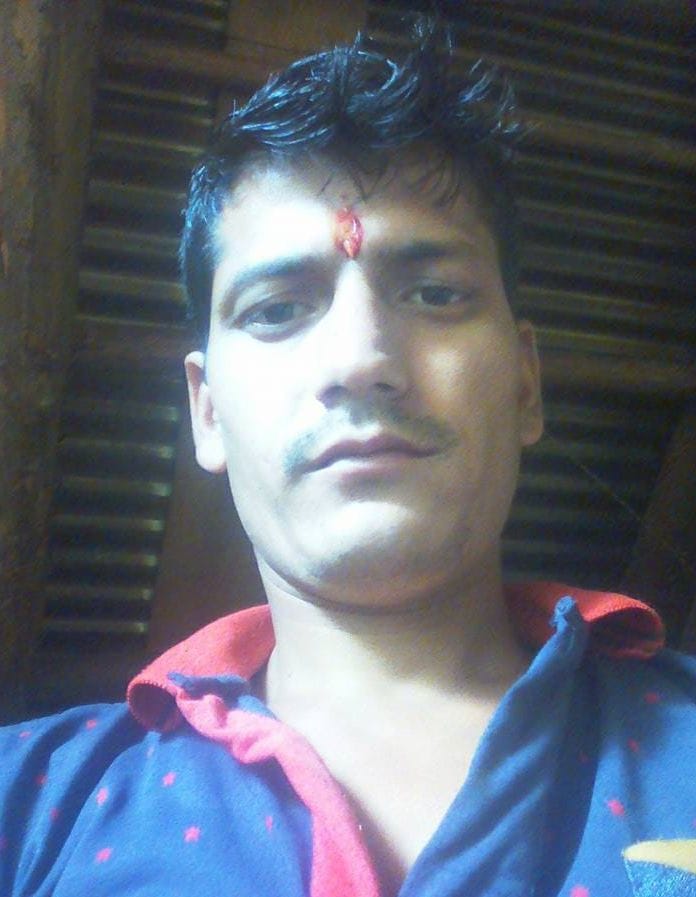 रामगढ़ के दरमोली में सड़क हादसे में मृत चालक महेंद्र सिंह देवलिया। अमर उजाला रामगढ़ के दरमोली में सड़क हादसे में मृत चालक महेंद्र सिंह देवलिया। अमर उजाला
