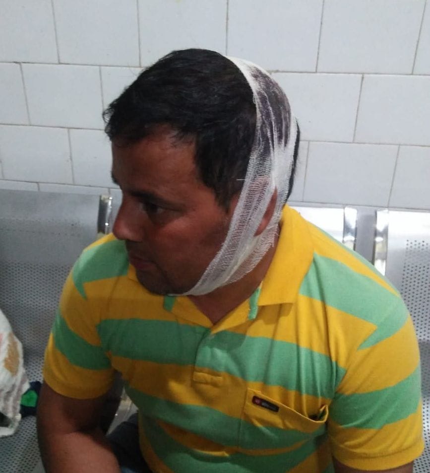 हमले में घायल डांडा मल्ला की निवर्तमान ग्राम प्रधान खष्टी देवी का देवर पुष्कर सिंह। हमले में घायल डांडा मल्ला की निवर्तमान ग्राम प्रधान खष्टी देवी का देवर पुष्कर सिंह।
