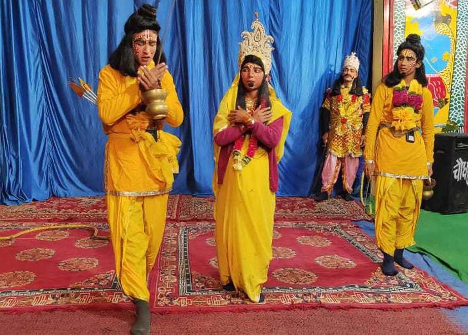 चंपावत के मल्लीहाट की रामलीला में वनवास को जाते भगवान राम, सीता और लक्ष्मण।