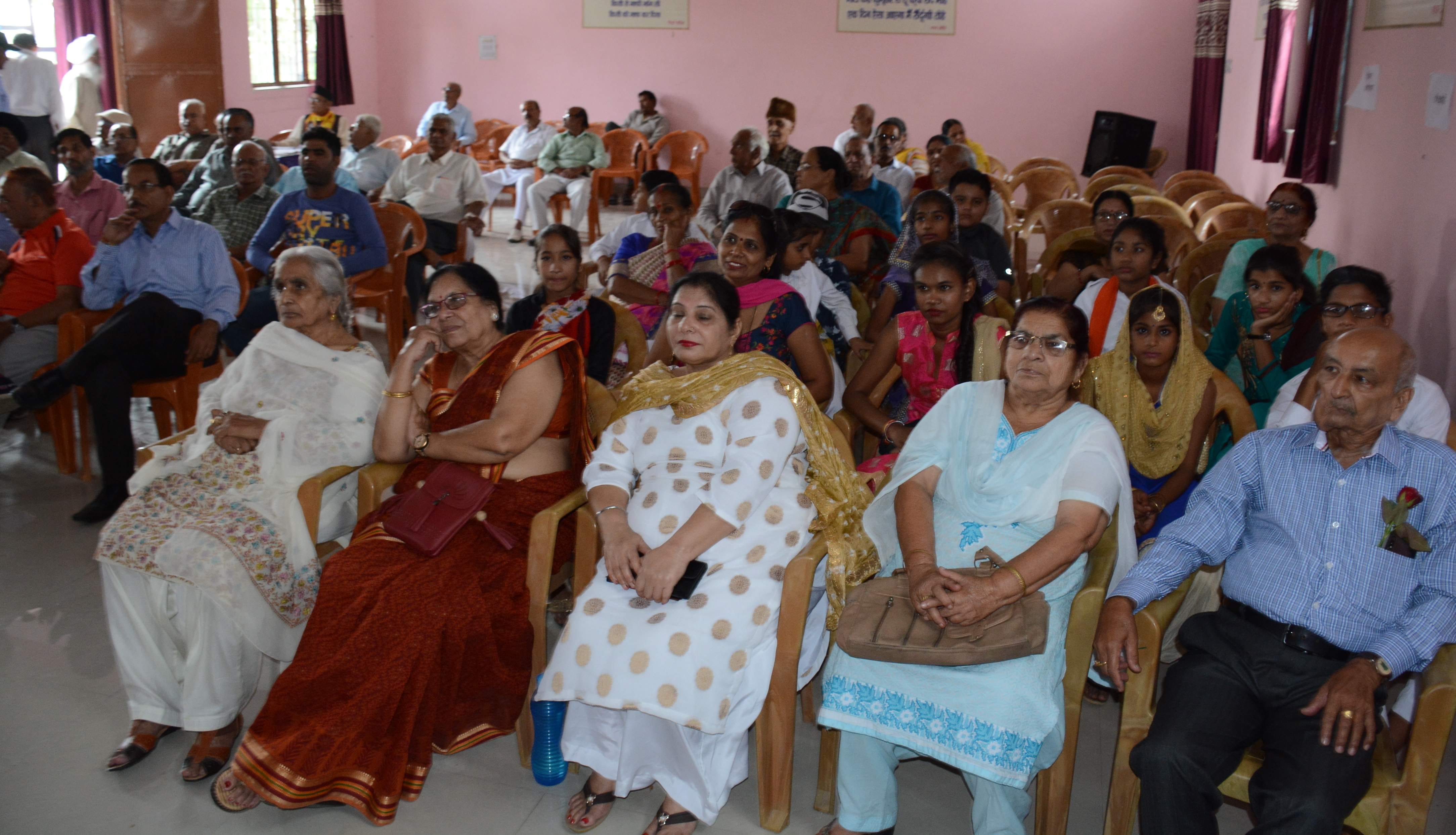 प्रेम नगर स्थित ठाकुरपुर सामुदायिक भवन में सीनियर सिटीजन सोसाइयटी की ओर से आयोजित कार्यक्रम में प्रेम नगर स्थित ठाकुरपुर सामुदायिक भवन में सीनियर सिटीजन सोसाइयटी की ओर से आयोजित कार्यक्रम में