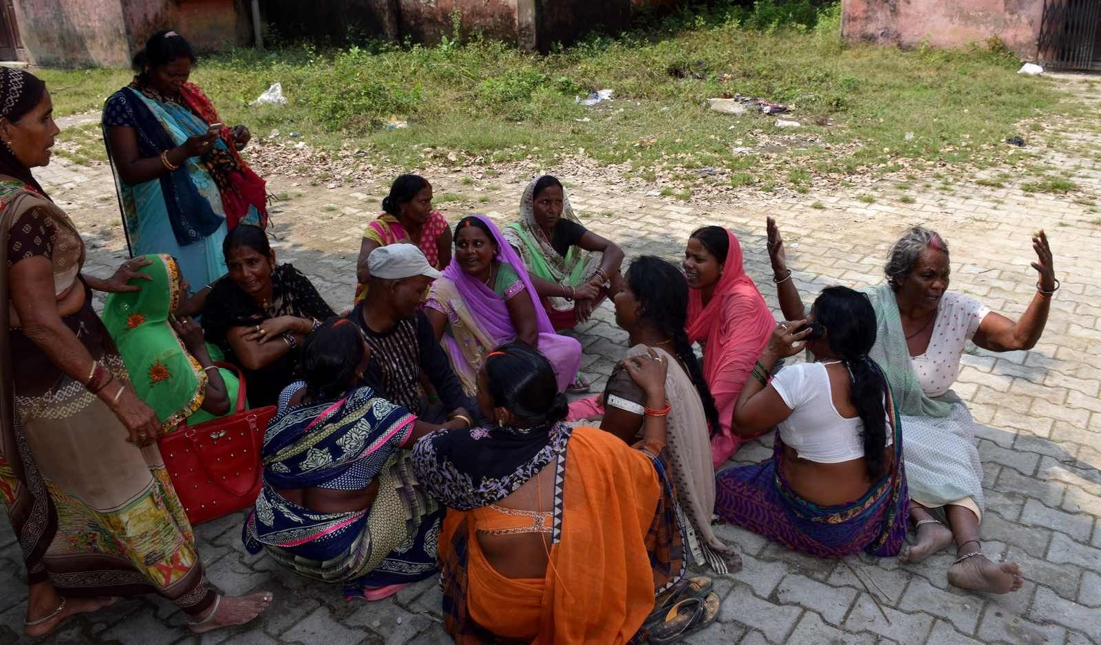 Injured of mau accident admitted in Azamgarh, treatment being done in bad condition