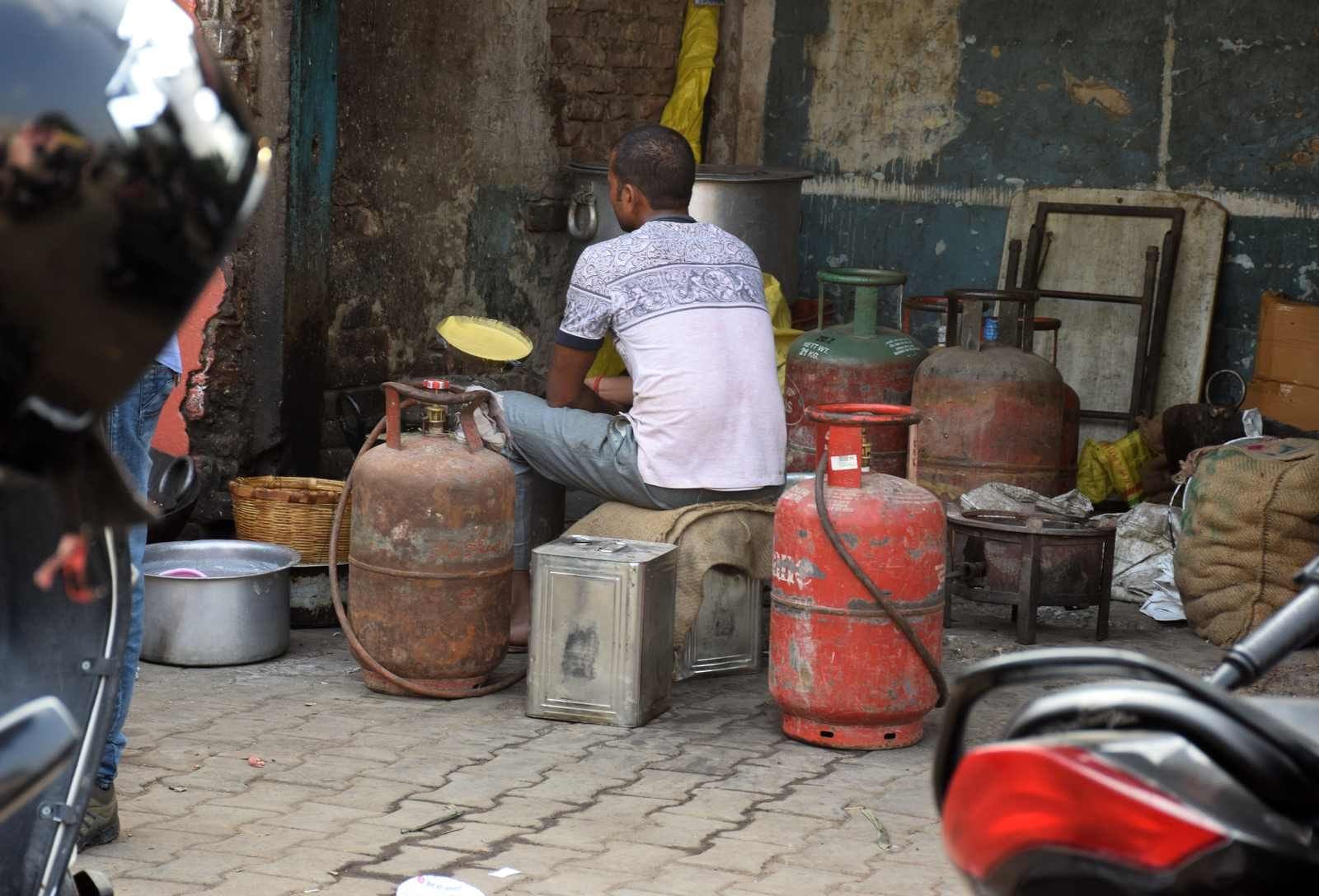 Warehouse among population, standard ignored while refilling Warehouse among population, standard ignored while refilling
