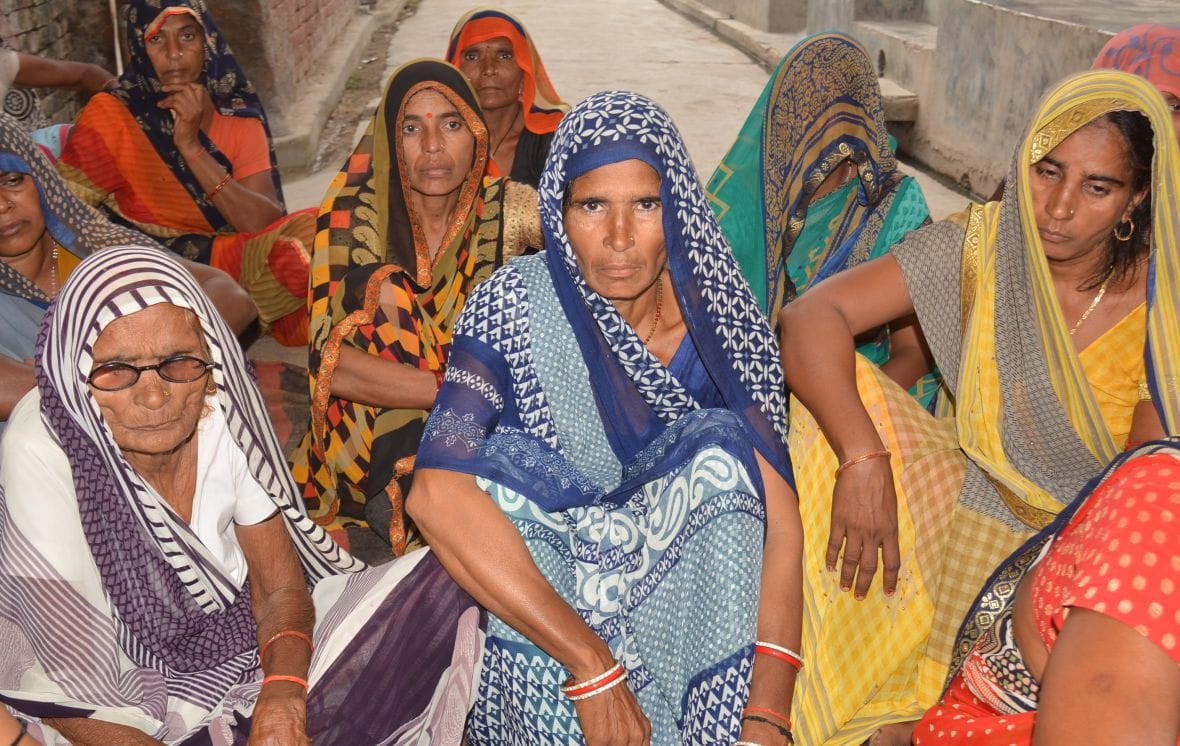 पश्चिम बंगाल में अंतराष्ट्रीय सीमा पर बीएसएफ जवान विजयभान के शहीद होने के बाद ग्राम चमरौली में घ?