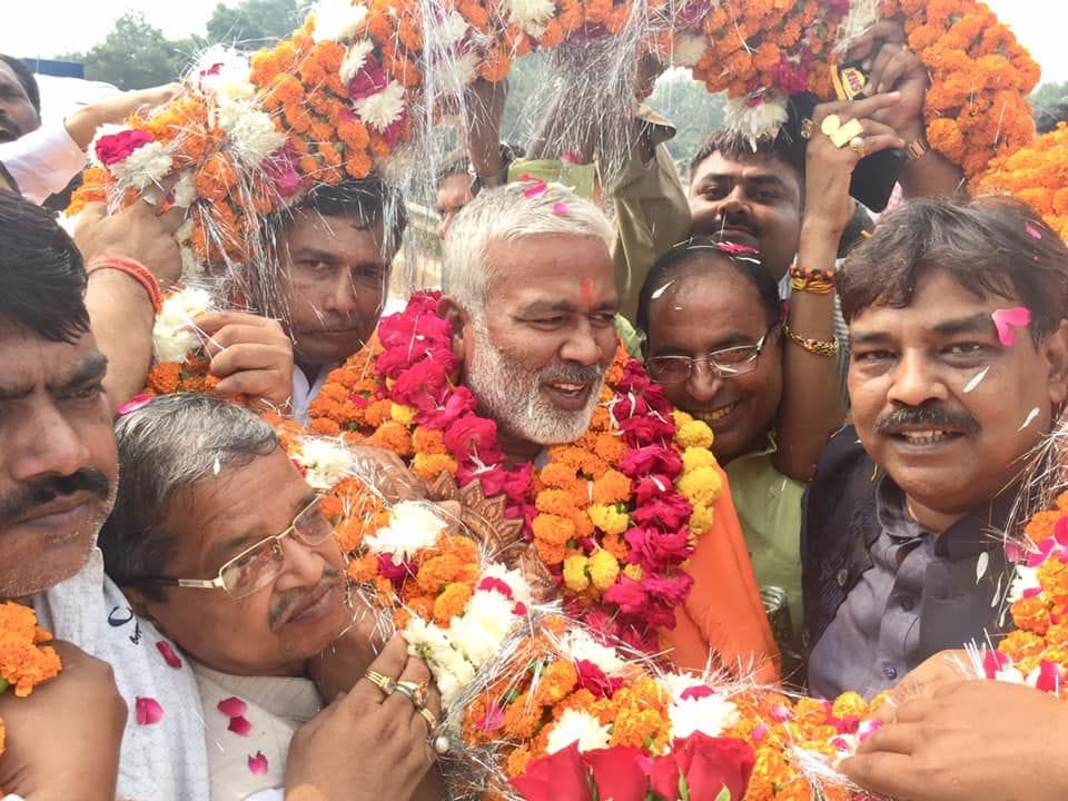 शहर में भाजपा प्रदेश अध्यक्ष स्वतंत्र देव सिंह का स्वागत करते सदर विधायक पंकज गुप्ता व अन्य। शहर में भाजपा प्रदेश अध्यक्ष स्वतंत्र देव सिंह का स्वागत करते सदर विधायक पंकज गुप्ता व अन्य।