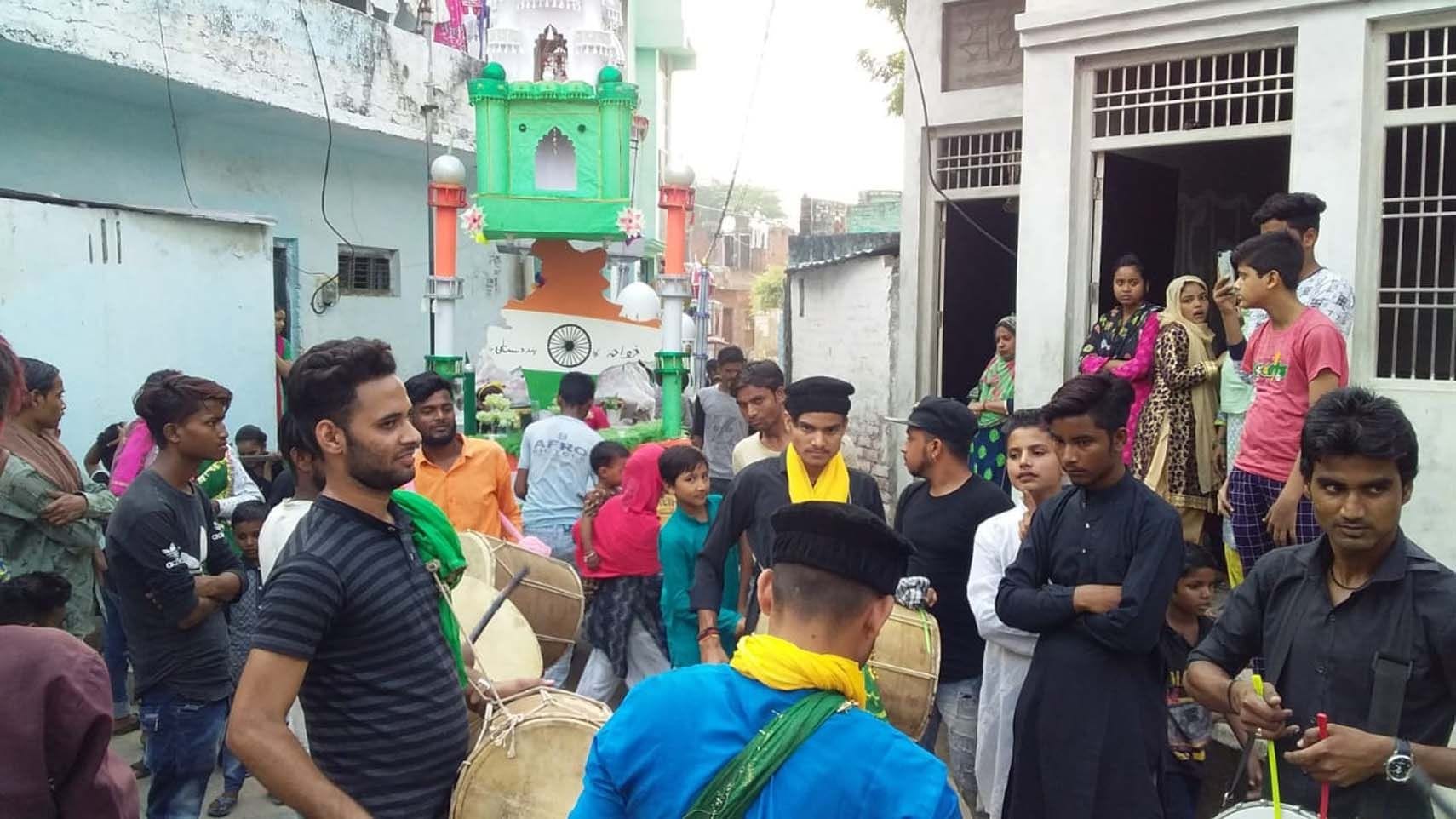जसराना में निकाला गया चेहल्लुम पर जलूस। जसराना में निकाला गया चेहल्लुम पर जलूस।