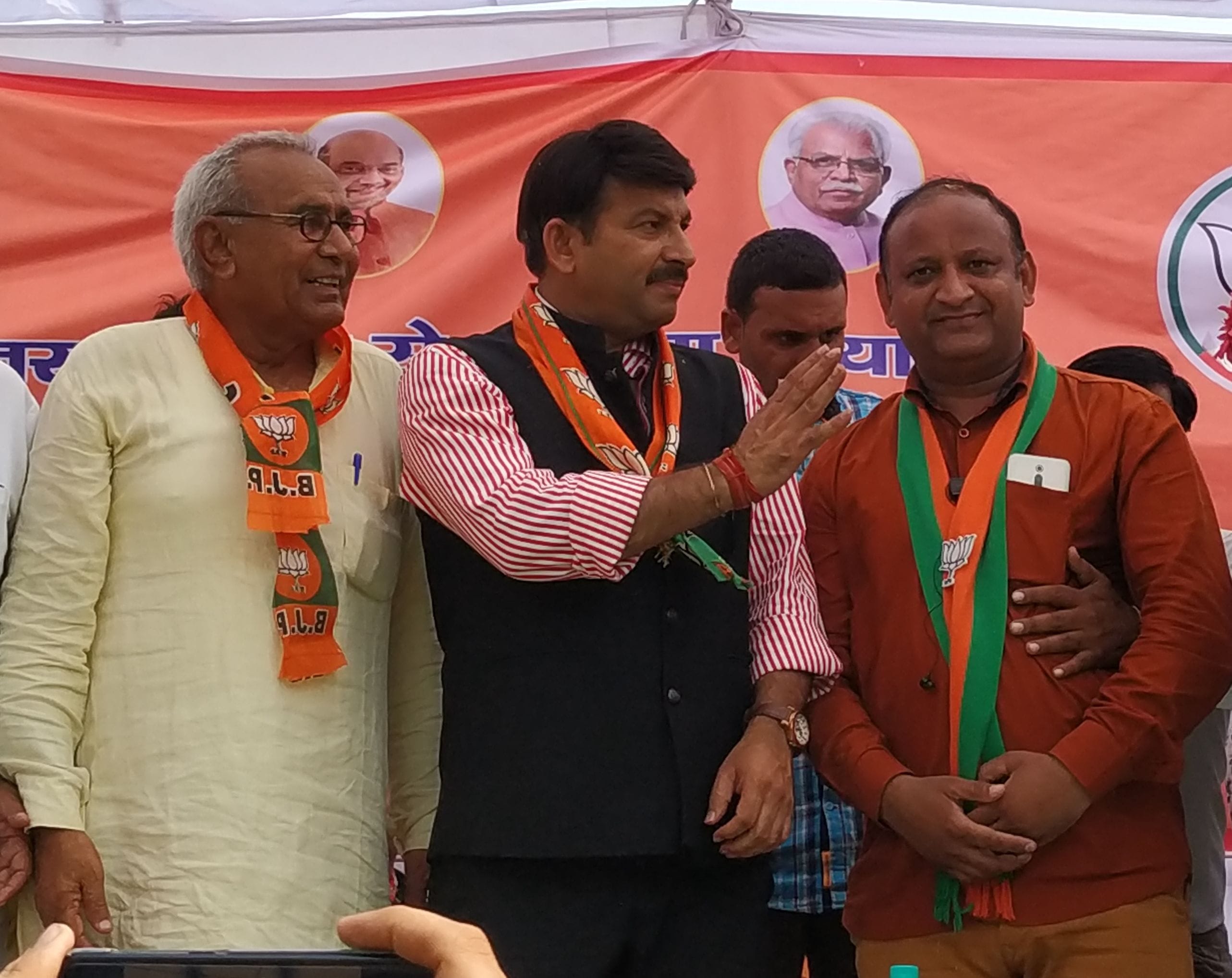  जींद के टाउन हाल पर जनसभा को संबोधित करने पहुंचे मनोज तिवारी।