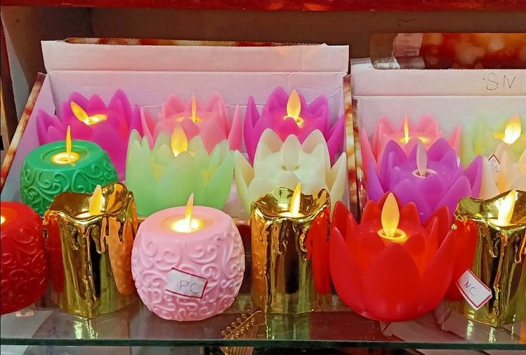 Shopping For Deepawali In Lucknow - लखनऊः दीपावली के लिए सज गए बाजार, यूज  एंड सेव रंगोली समेत ये चीजें हैं खास - Amar Ujala Hindi News Live