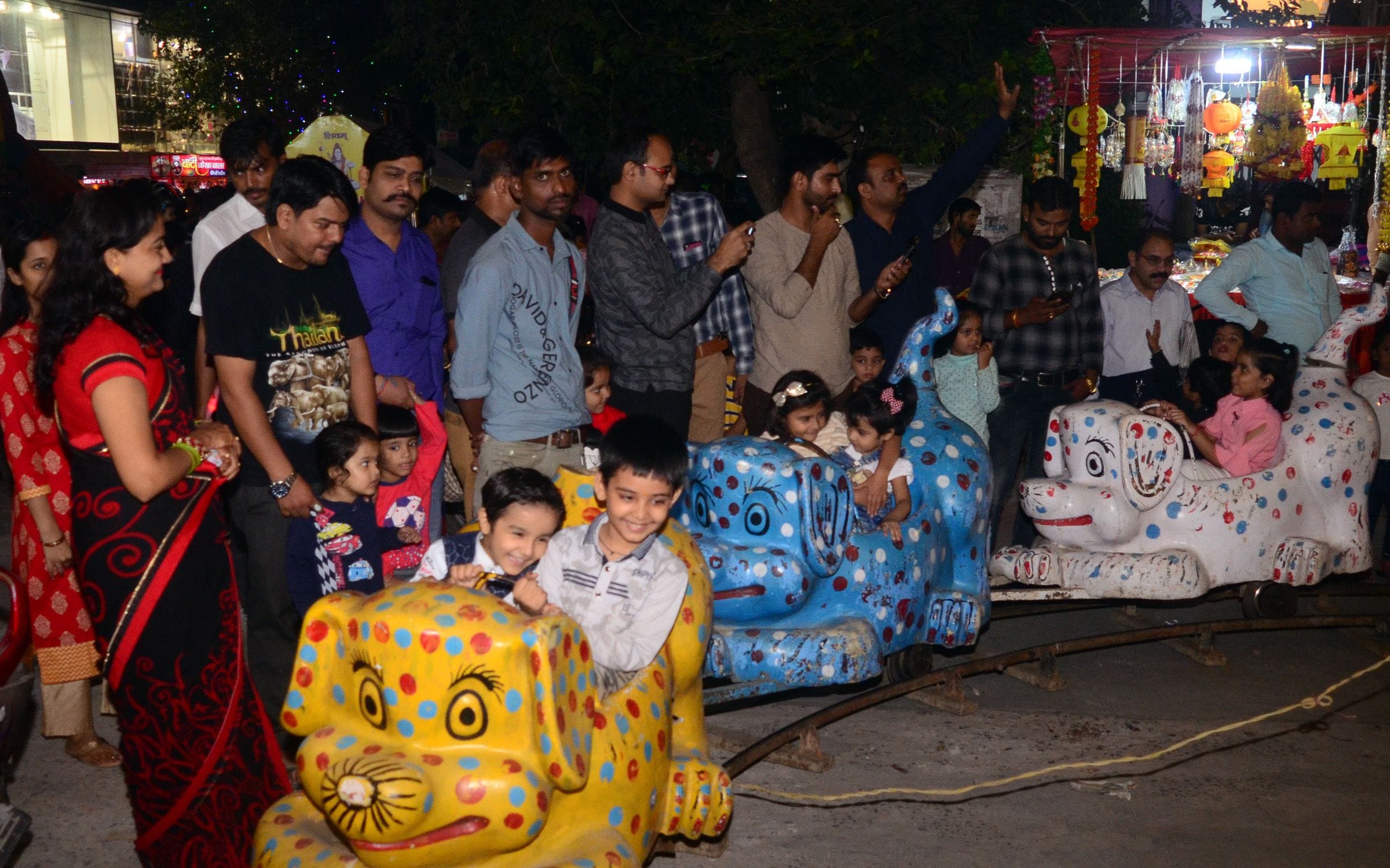 amarujala carnival ; chirped faces, aburst of happiness in hearts amarujala carnival ; chirped faces, aburst of happiness in hearts