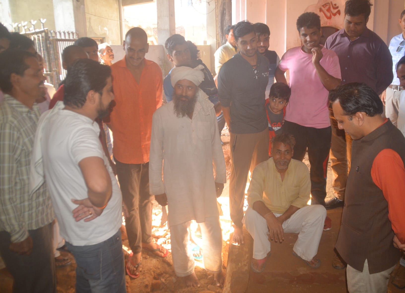 बागपत: सिनौली उत्खनन:    बड़ौत के सिनौली गांव में प्राचीन शिवालय से निकले पुरातत्वों की जानकारी ले?