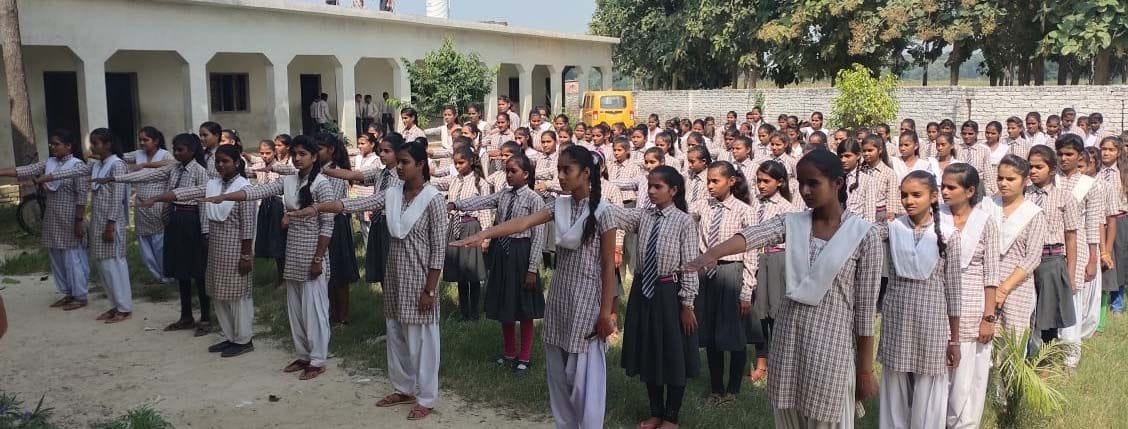 रानीगंज के राम निहोर इंटर कालेज भूसलपुर में अपराजिता के बैनर तले आयोजित दीपपर्व पर मिट्टी के दीप रानीगंज के राम निहोर इंटर कालेज भूसलपुर में अपराजिता के बैनर तले आयोजित दीपपर्व पर मिट्टी के दीप