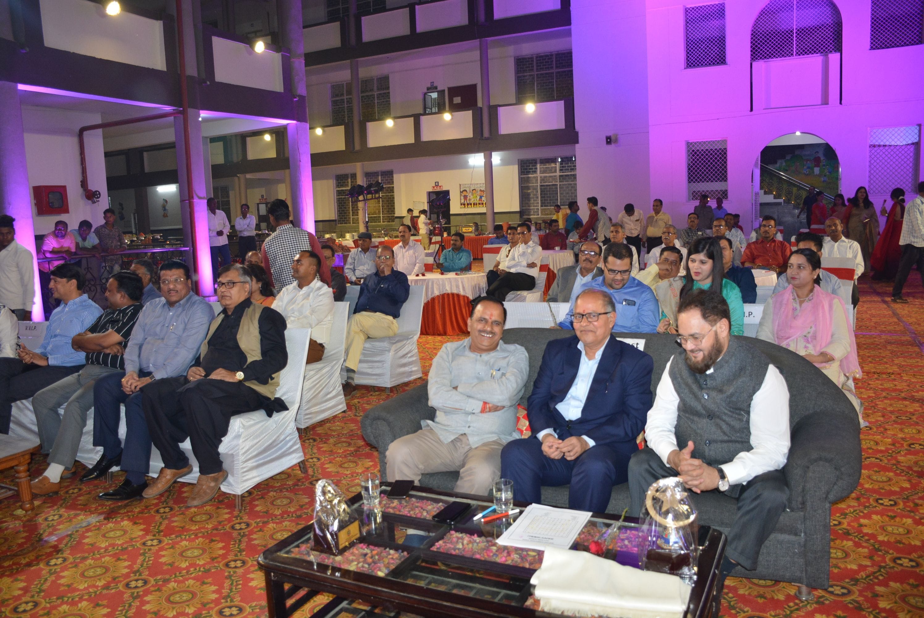 हैरीटेज इंटरनेशनल स्कूल में सास्कृति प्रस्तुति देखते अतिथि। हैरीटेज इंटरनेशनल स्कूल में सास्कृति प्रस्तुति देखते अतिथि।