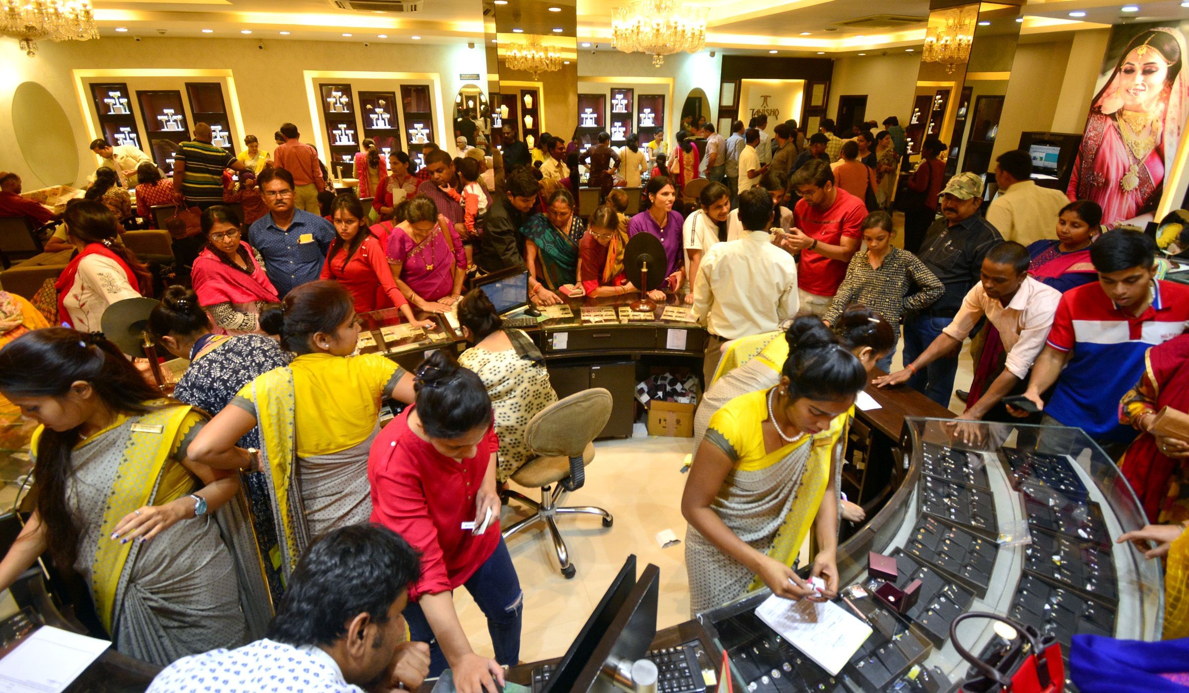 Prayagraj: Business on Dhanteras crosses 100 crores