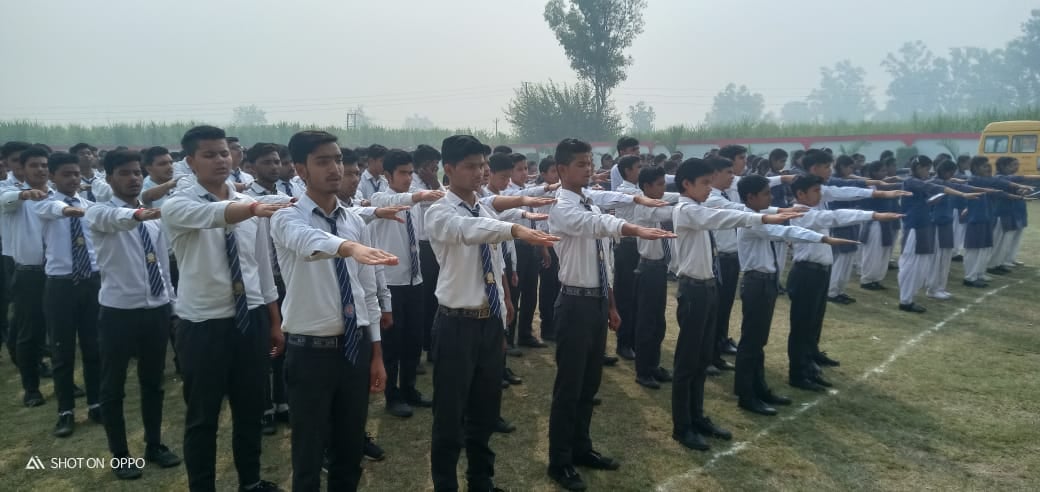4-मंसूरपुर के स्प्रिंगडेल्स पब्लिक स्कूल में पटेल की जयंती पर शपथ लेते बच्चे। 4-मंसूरपुर के स्प्रिंगडेल्स पब्लिक स्कूल में पटेल की जयंती पर शपथ लेते बच्चे।