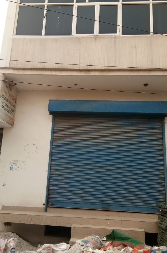 सिक्का कालोनी में कंपनी के कार्यालय पर लटका ताला। सिक्का कालोनी में कंपनी के कार्यालय पर लटका ताला।