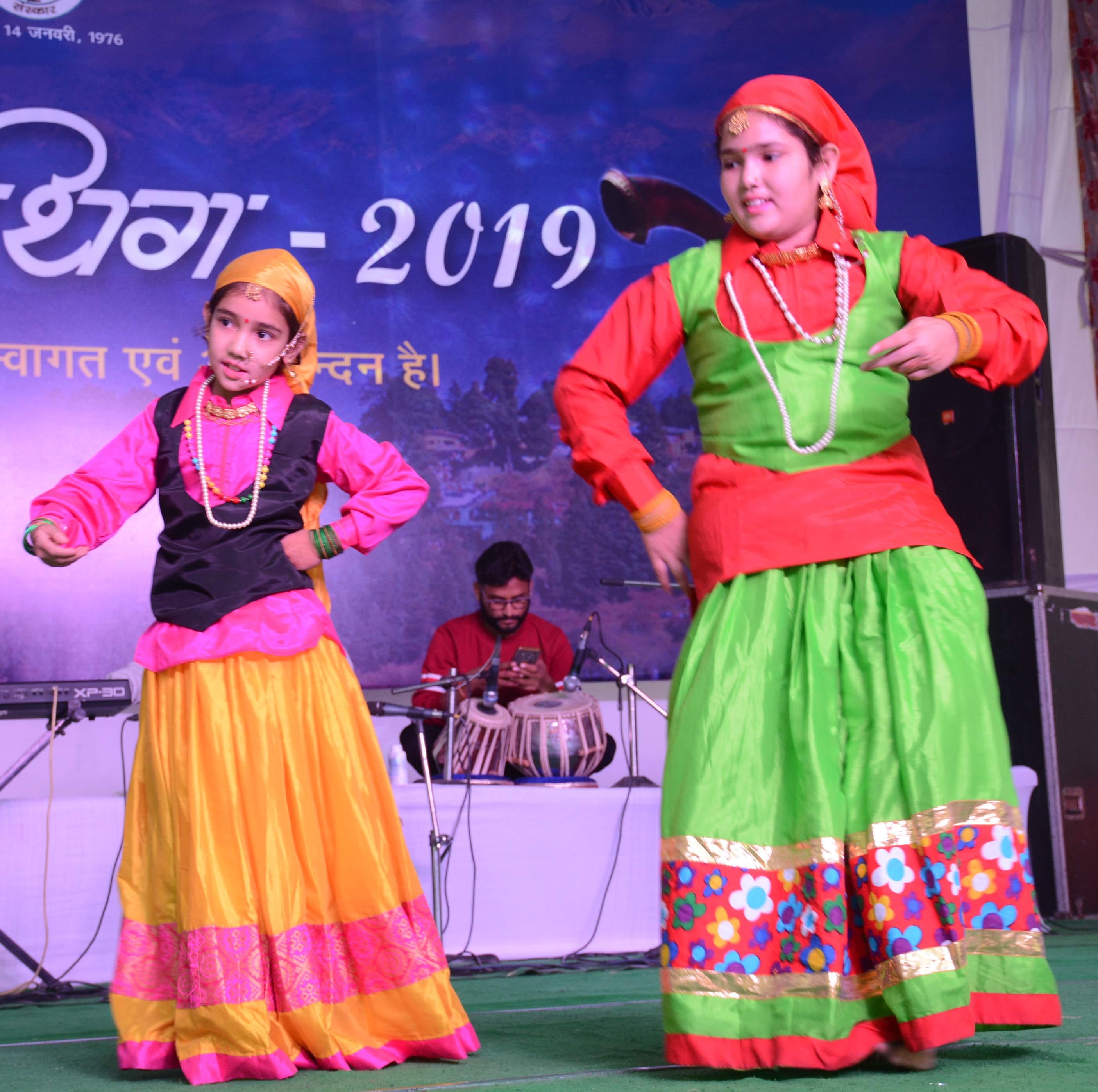 क्लेमेंटटाउन में गढ़वाल भ्रातृ मंडल संस्था द्वारा आयोजित गढ़ कौथिग मेले में सांस्कृतिक कार्?