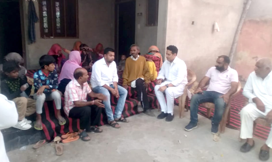 श्रीनगर के लाल चौक हरि सिंह स्ट्रीट में आतंकियों की ओर से ग्रेनेड हमले सहारनपुर के नागल के भलस्वा श्रीनगर के लाल चौक हरि सिंह स्ट्रीट में आतंकियों की ओर से ग्रेनेड हमले सहारनपुर के नागल के भलस्वा
