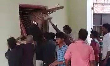 Hooligans brutually beaten teachers in Soraon Hooligans brutually beaten teachers in Soraon