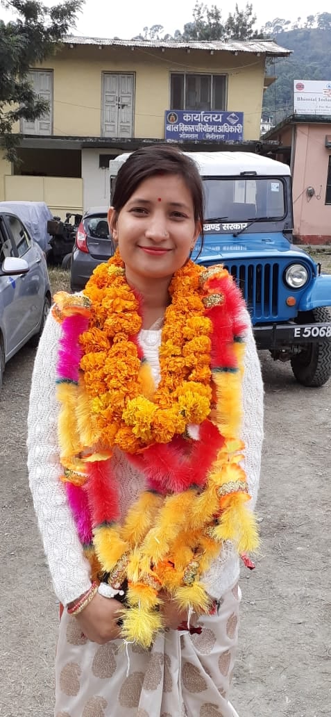 भीमताल ब्लाक से भाजपा की निर्विरोध निर्वाचित कनिष्ठ प्रमुख हेमलता मेहरा। अमर उजाला