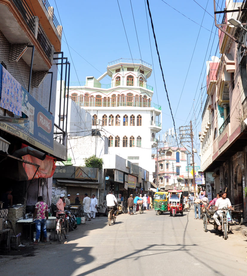 अरबी मदरसा क्षेत्र में खुले बाजार अरबी मदरसा क्षेत्र में खुले बाजार