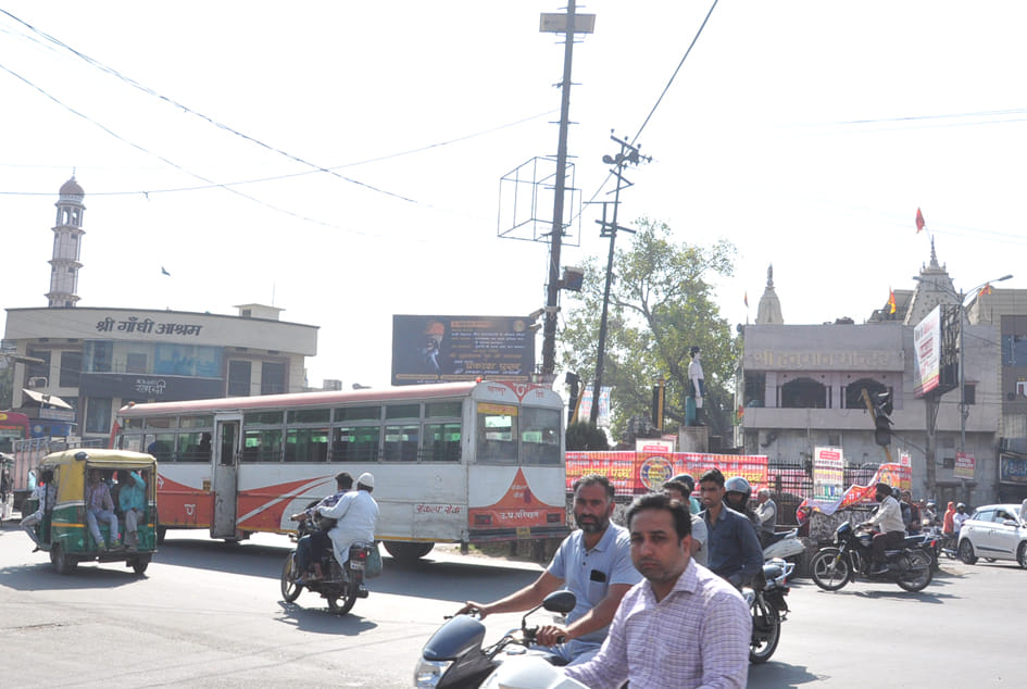 योध्या का फैसला आने के दौरान सबसे जाम रहने वाले बाजार रहा हल्का योध्या का फैसला आने के दौरान सबसे जाम रहने वाले बाजार रहा हल्का