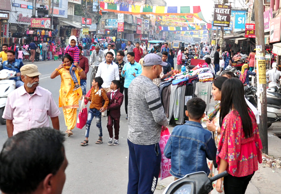 अयोध्या के फैसले के बाद बाजारो में हुई रोनक अयोध्या के फैसले के बाद बाजारो में हुई रोनक