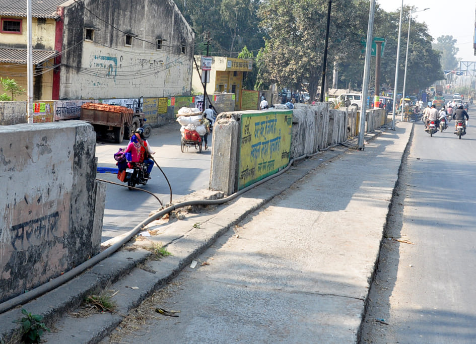 अंबाला रोड मेला गुघाल का क्षतिग्रस्त पुल। अंबाला रोड मेला गुघाल का क्षतिग्रस्त पुल।