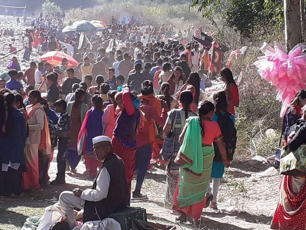 भिकियासैंण के पौराणिक वृद्ध केदारधाम में पूर्णिमा मेले उमड़ी लोगों की भीड़। भिकियासैंण के पौराणिक वृद्ध केदारधाम में पूर्णिमा मेले उमड़ी लोगों की भीड़।