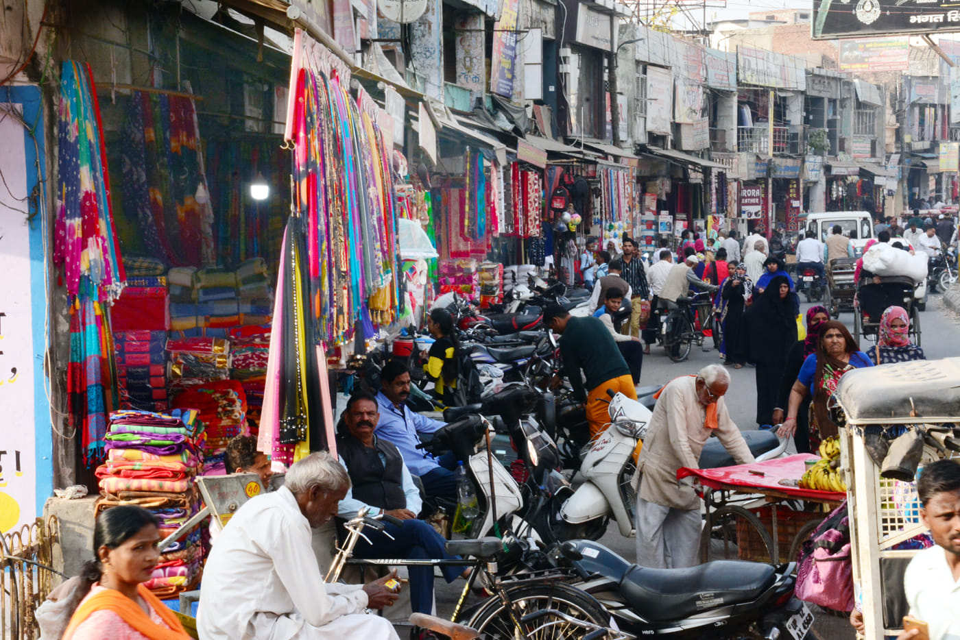 रुडकी रोड पर नगर पालिका मार्किट के बहार दुकानदारों किया गया अतिक्रमण । रुडकी रोड पर नगर पालिका मार्किट के बहार दुकानदारों किया गया अतिक्रमण ।