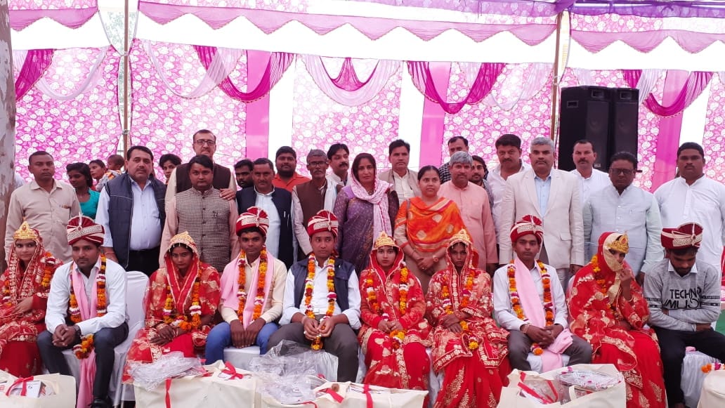 10-मोरना ब्लाक में जोड़ों का विवाह कराया गया। 10-मोरना ब्लाक में जोड़ों का विवाह कराया गया।